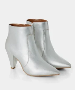 Shooting Star Leather Boots